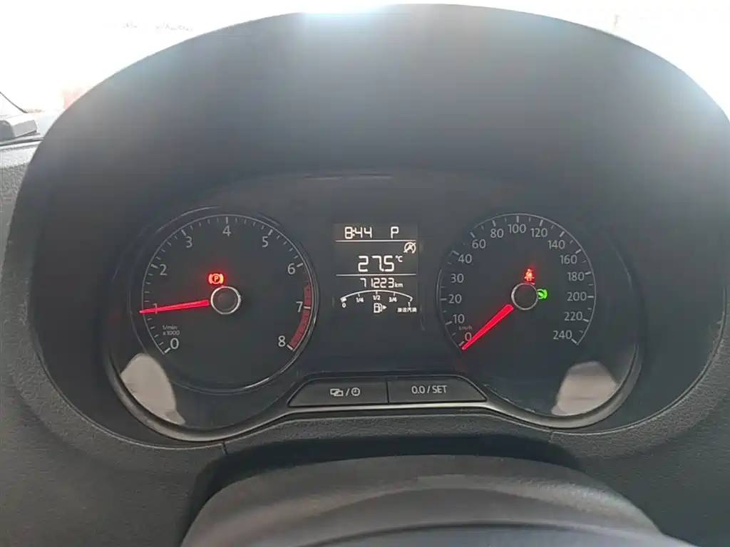 Volkswagen Polo 2018 1.5L Auto Safe Drive фото 12