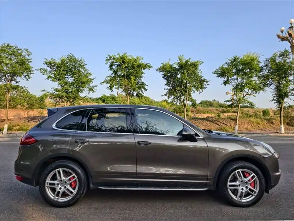 Porsche Cayenne 2011 Cayenne Turbo 4.8T фото 5