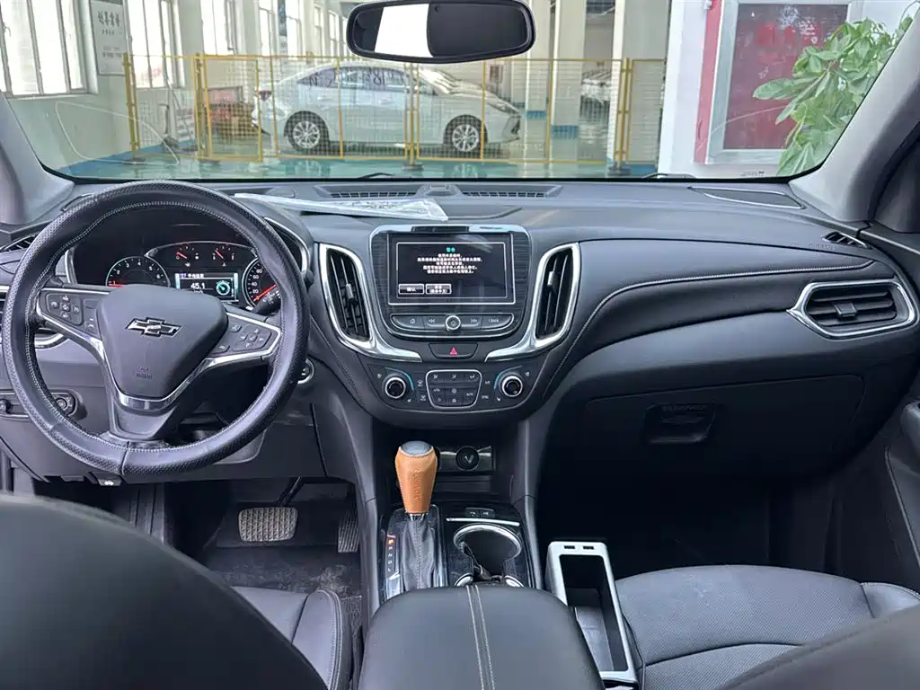 Chevrolet Equinox 2018 550T Automatic 4WD Guardian Edition фото 13