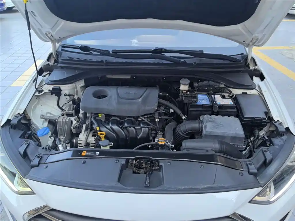 Hyundai Elantra 2016 Model 1.6L Automatic Smart Elite фото 20