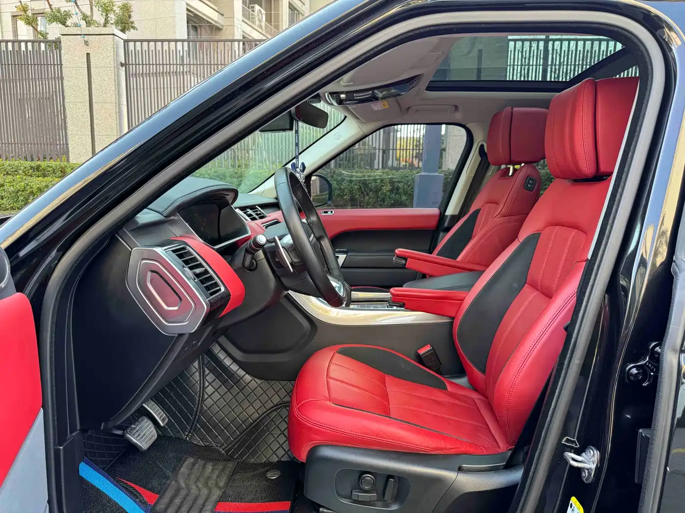 Land Rover Range Rover Sport 2021 3.0 L6 Gloss Black Edition фото 8