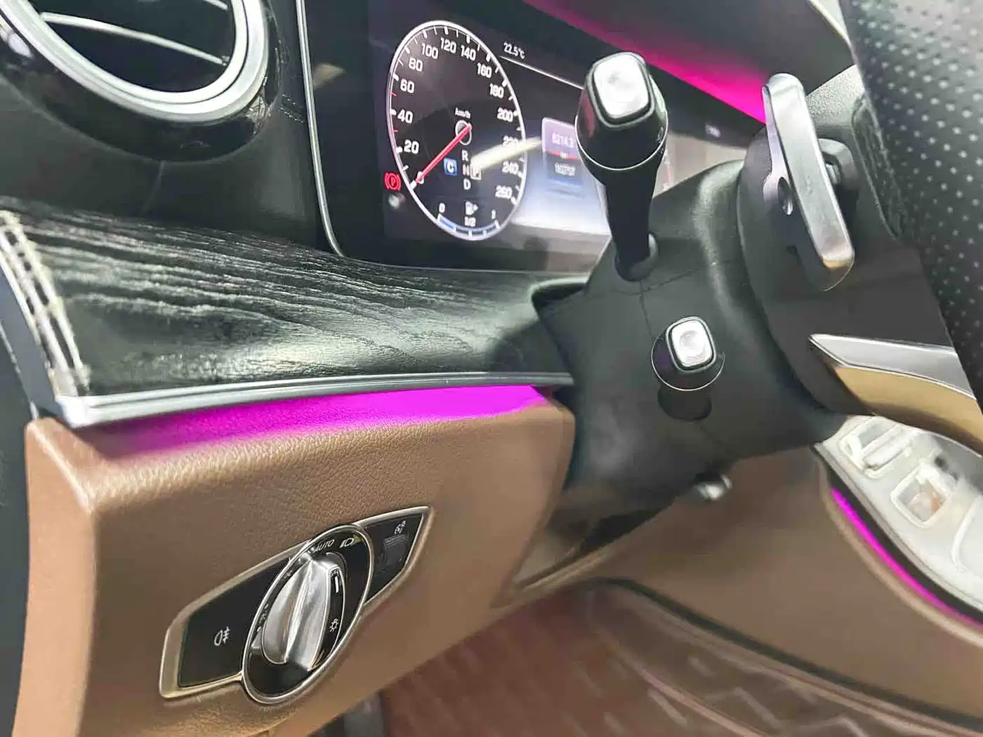 Mercedes-Benz E-Class 2018 E 200 L Sport фото 10