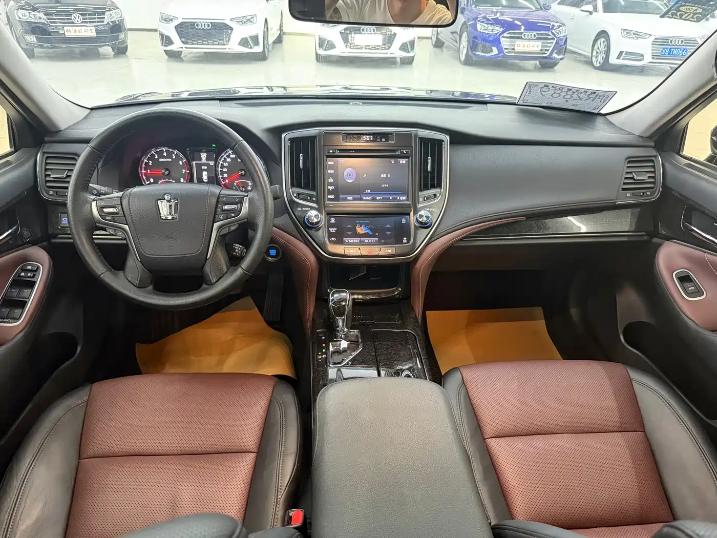Toyota Crown 2018 2.0T Sport Edition фото 6