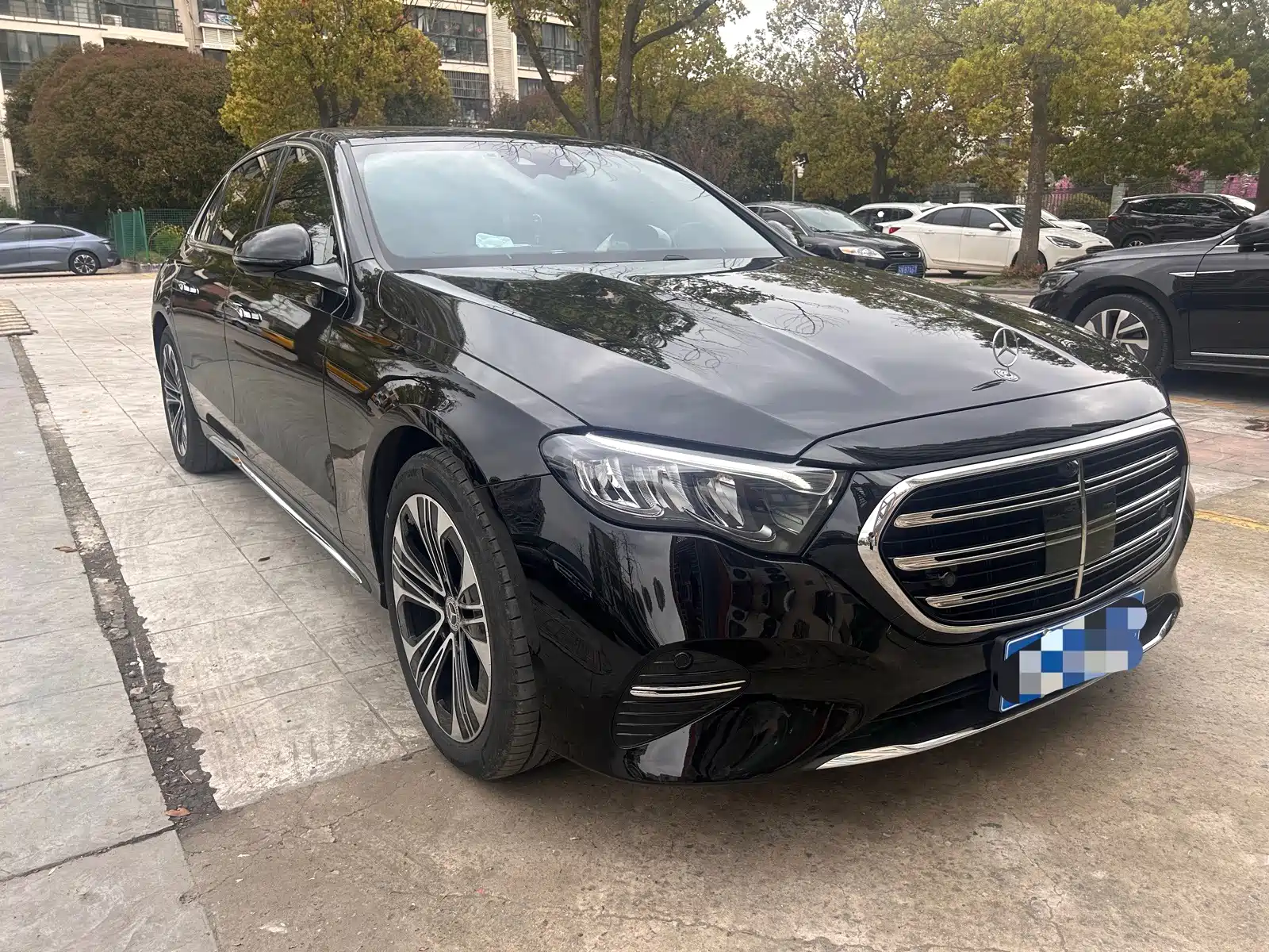 Фото 3 - Mercedes-Benz E-Class