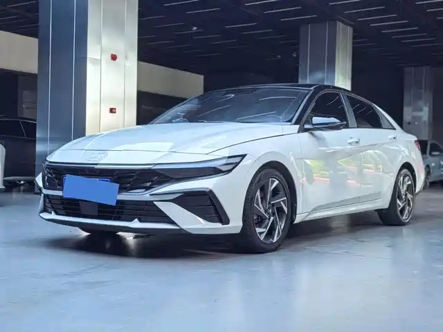 Hyundai Elantra 2023