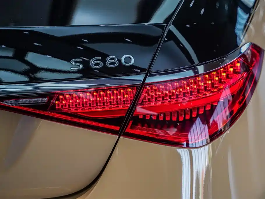 Mercedes-Benz Maybach S-Class 2022 S 680 4MATIC Virgil Abloh Limited Edition фото 28