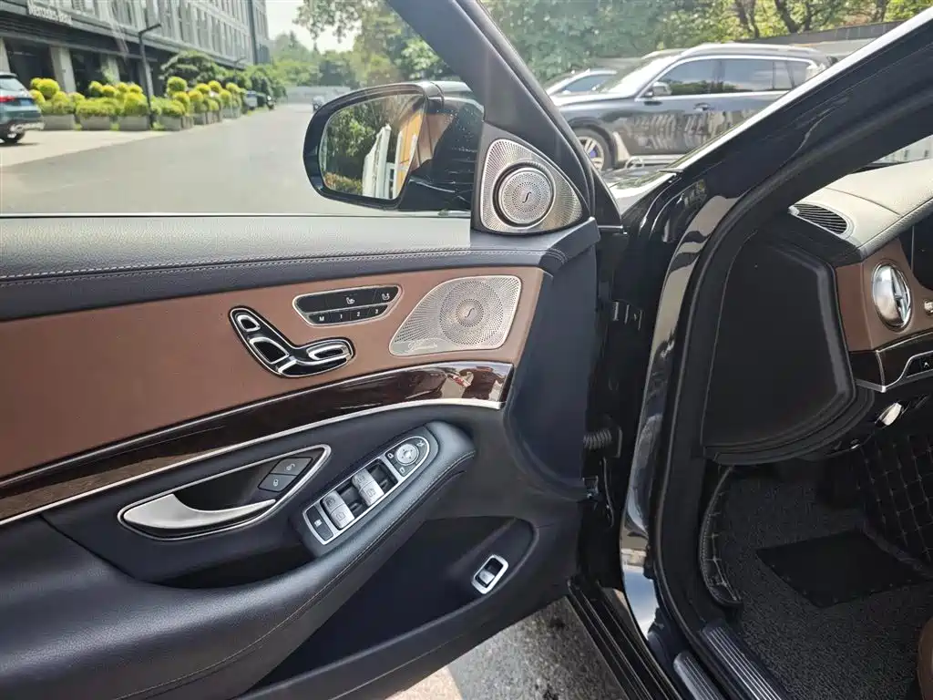 Mercedes-Benz S-Class 2019 S 350 L Premium Ultimate Edition фото 7