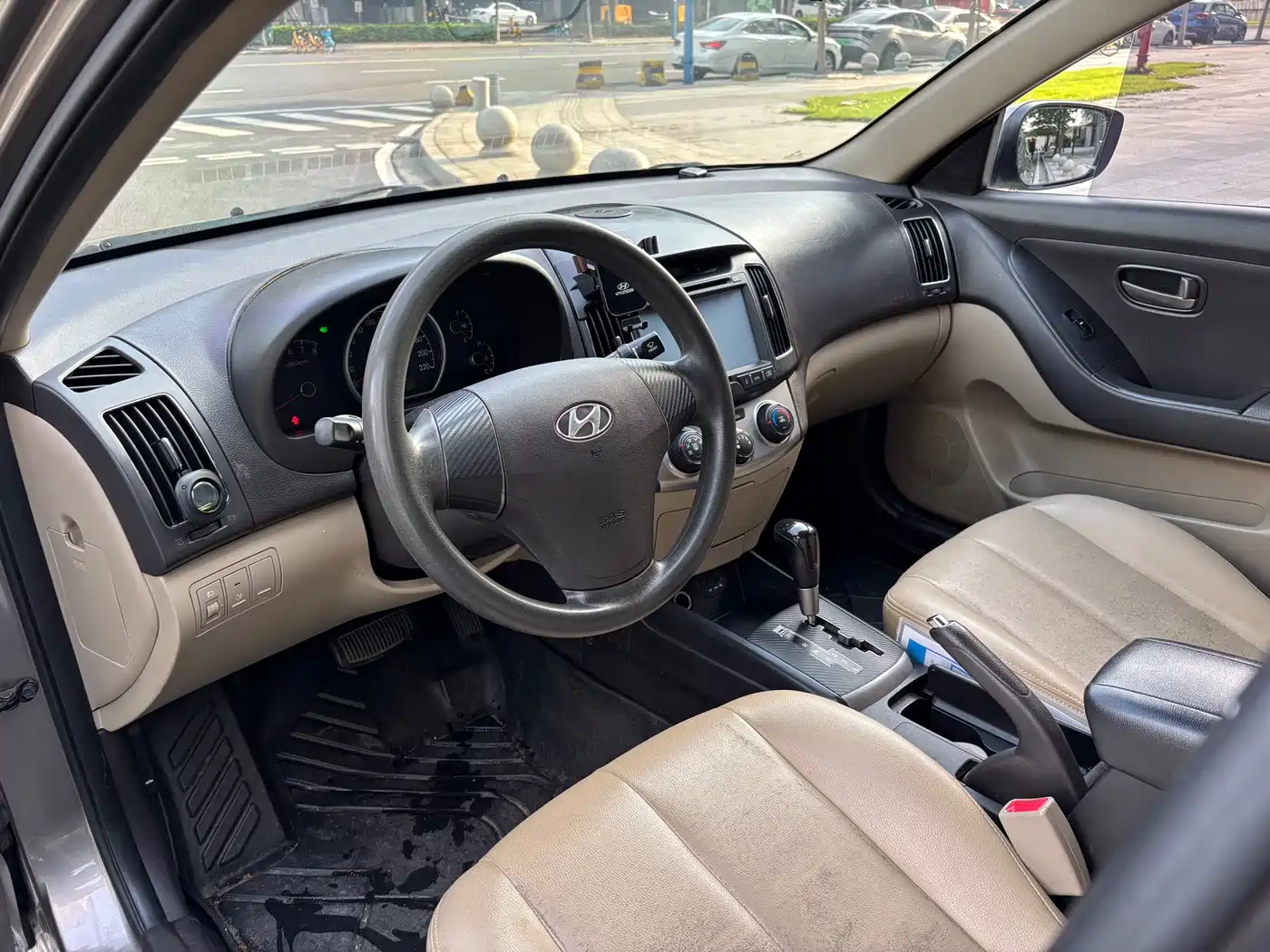 Hyundai Elantra 2011 1.6L Automatic Comfort фото 8