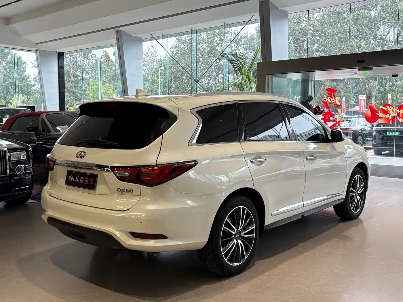 Infiniti QX60 (Import) 2018 2018 2.5 S/C Hybrid AWD Champion Family Edition
