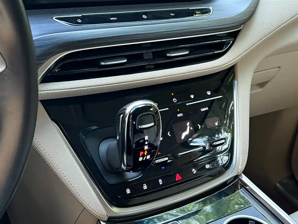 Buick GL8 2023 ES Landmaster Exclusive фото 8