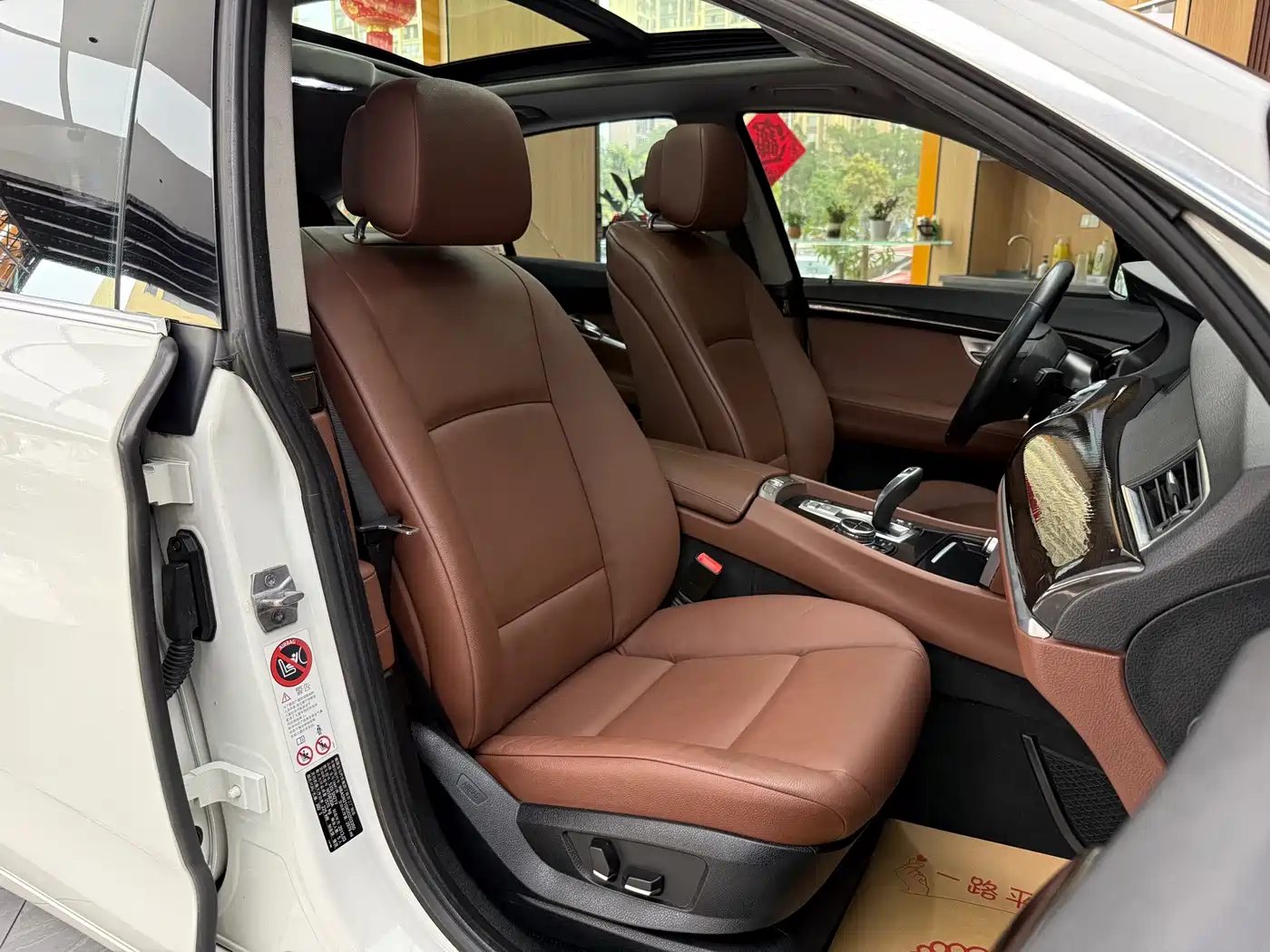 BMW 5 Series GT 2013 535i Elegance фото 24
