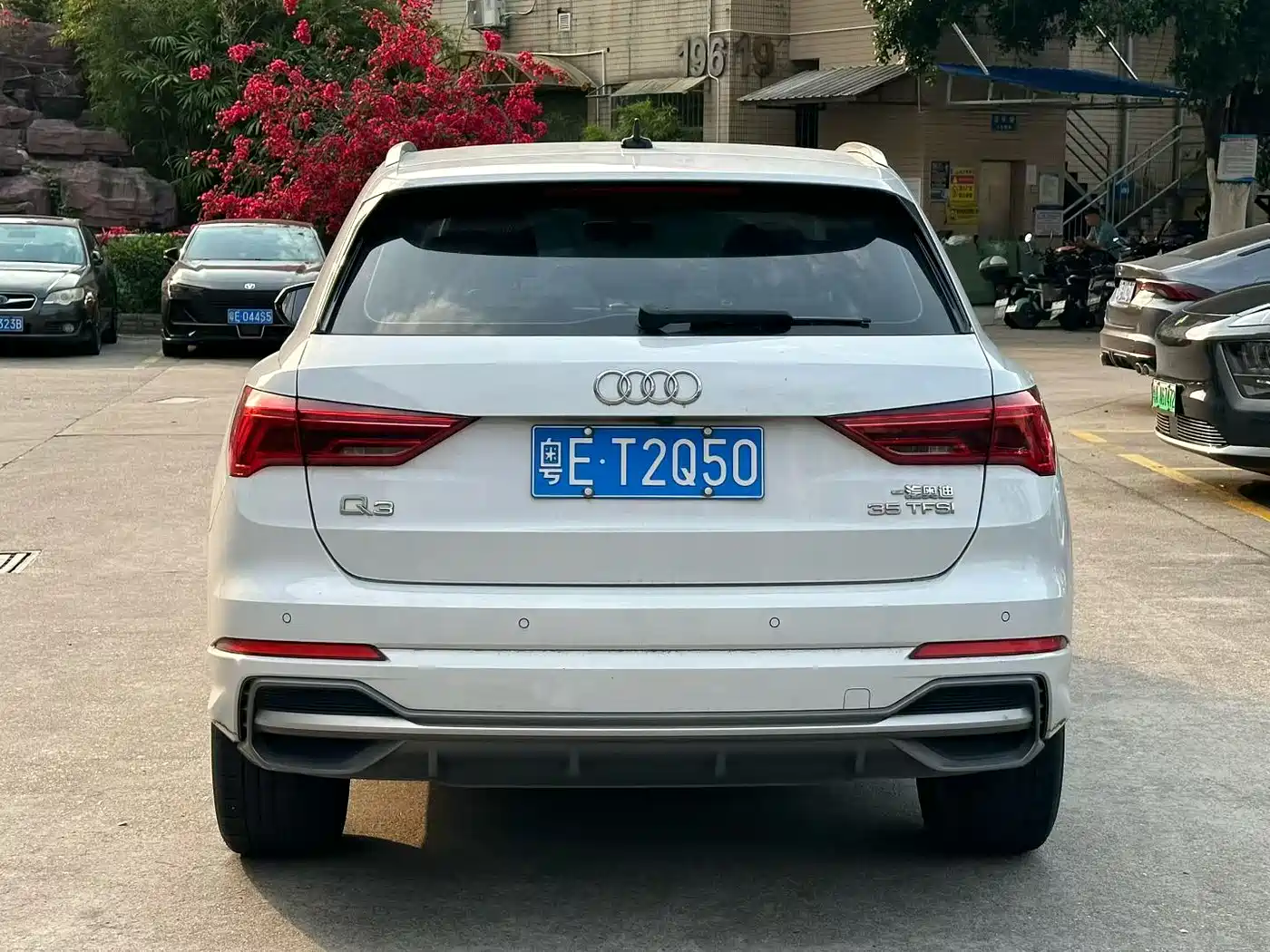 AUDI Q3