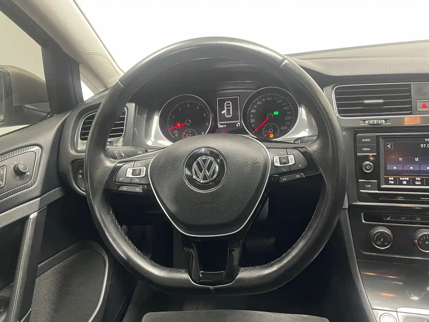 Volkswagen Golf 2018 230TSI Automatic Luxury фото 13