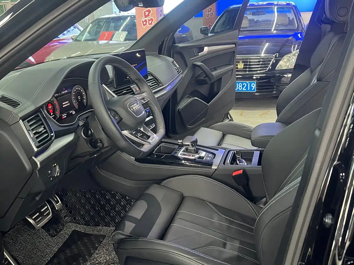 Audi Q5L 2023 40T Luxury Dynamic фото 9