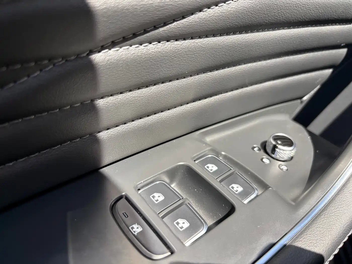 Hongqi HS5 2022 2.0T Smart Connect Flagship AWD Edition фото 9