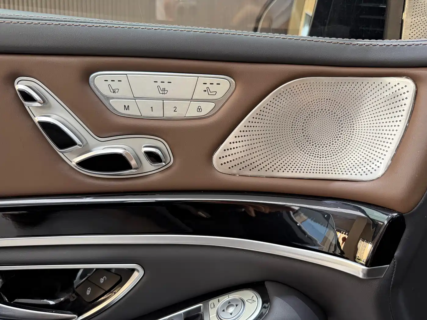 Mercedes-Benz S-Class 2011 S 350 L CGI фото 11