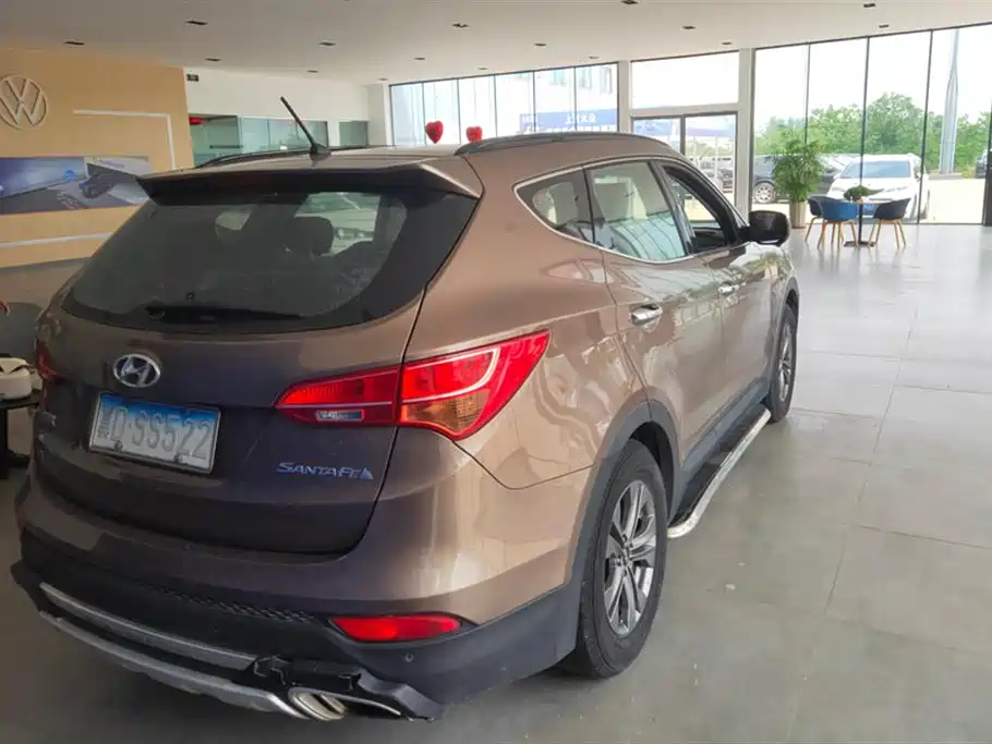 Hyundai Santa Fe 2013 Model 2.4L Automatic 2WD Smart фото 3