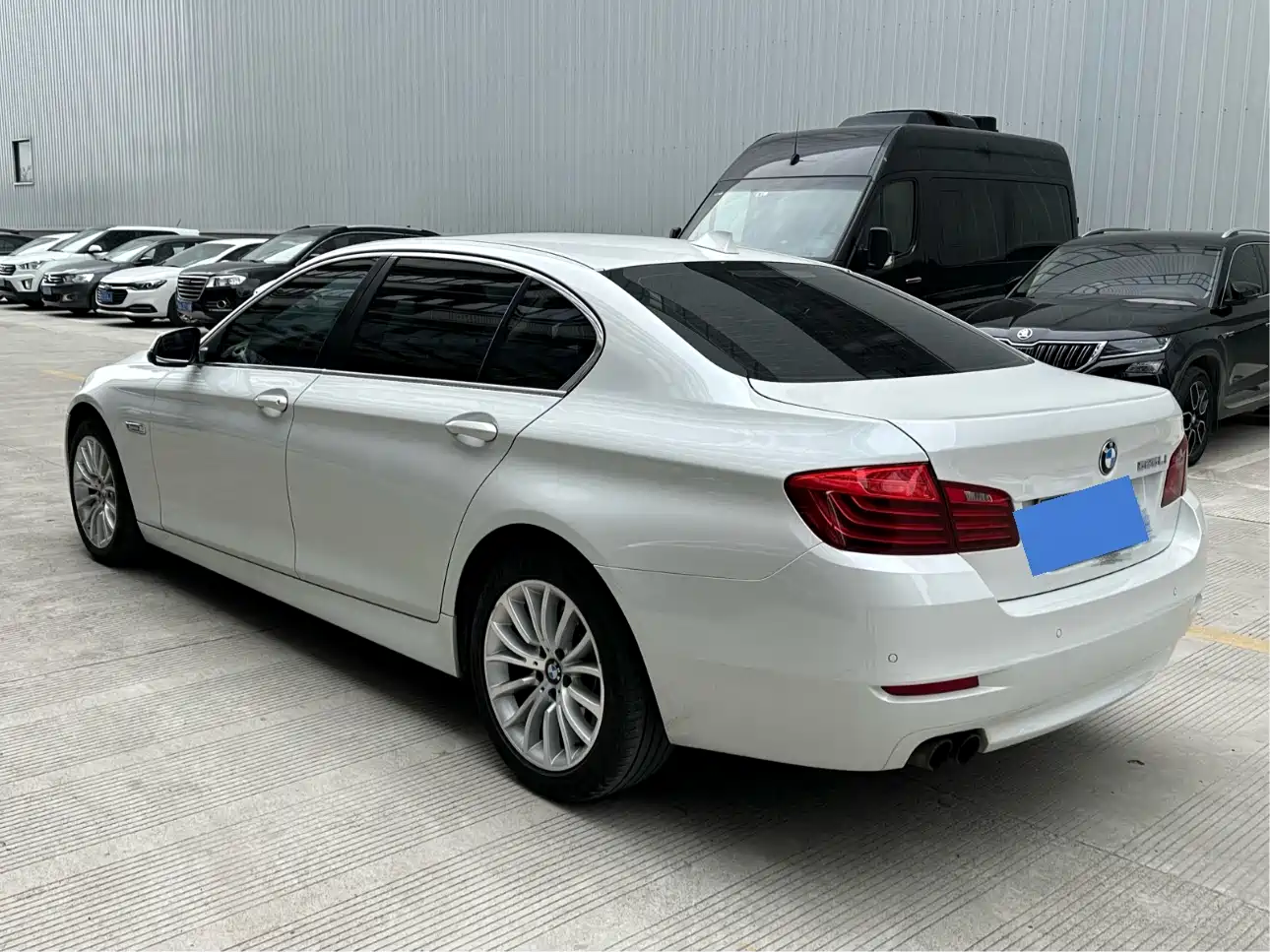 BMW 5 Series 2017 520Li Classic Edition фото 6