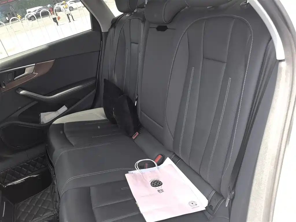 Audi A4L 2020 40 TFSI Luxury Elegance фото 18