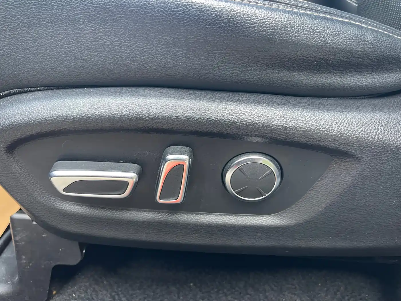 GAC Trumpchi Trumpchi GS8 2020 Model 390T FWD Luxury Smart Connect (7-seater) фото 16
