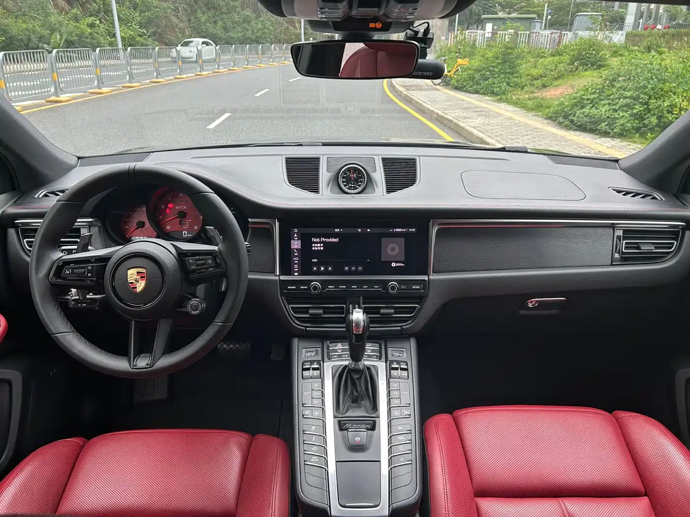 Фото 11 - Porsche Macan