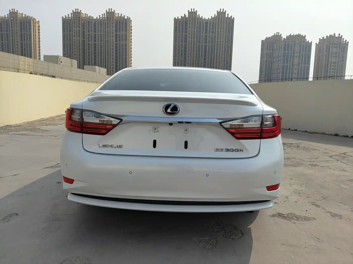 Lexus ES 2015 300h Comfort Edition фото 4