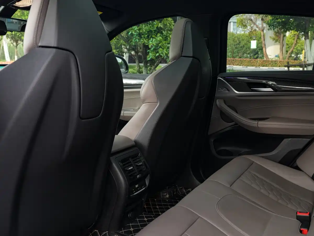 BMW X4 M 2019 X4 M Competition фото 18