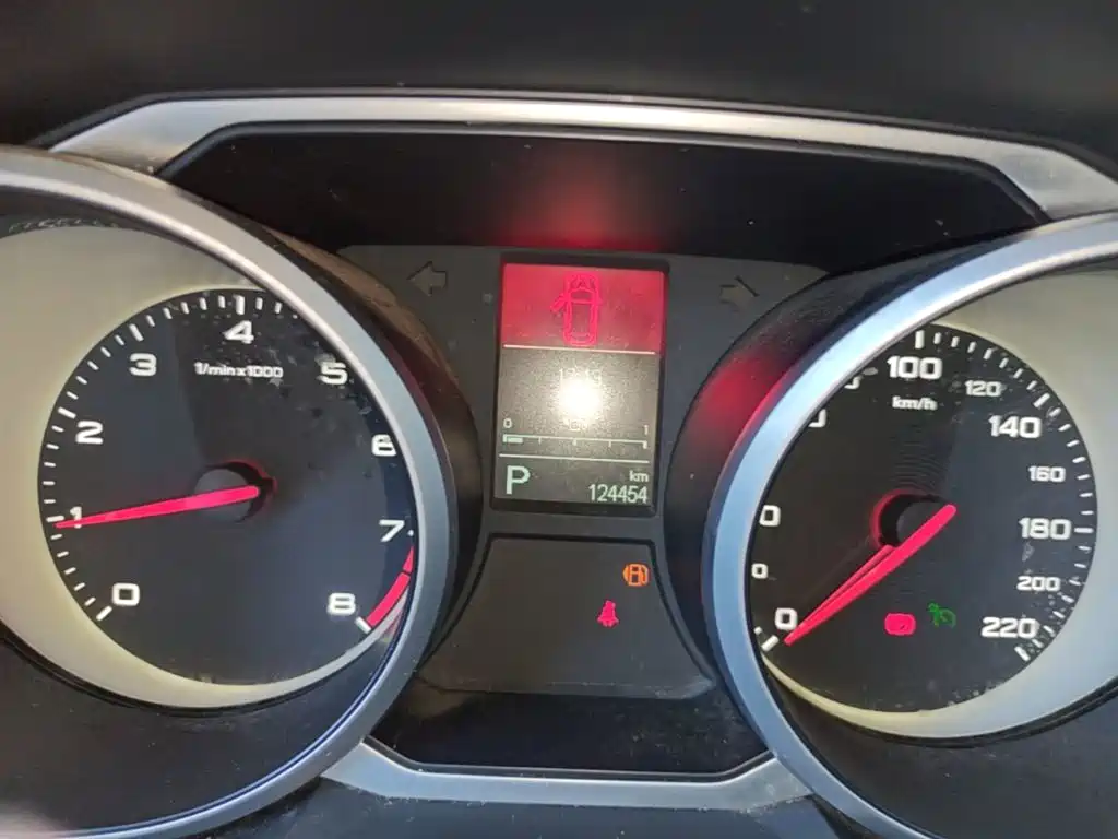Фото 8 - MG Roewe RX5
