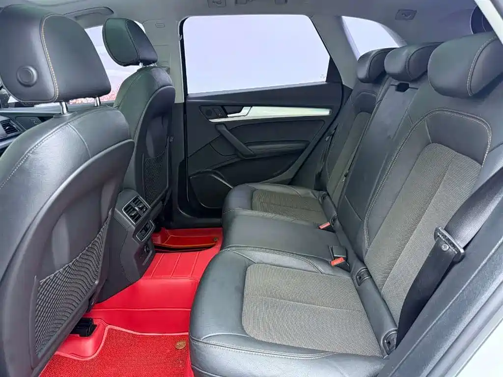 Audi Q5L 2020 Facelift 40 TFSI Honor Fashion фото 19