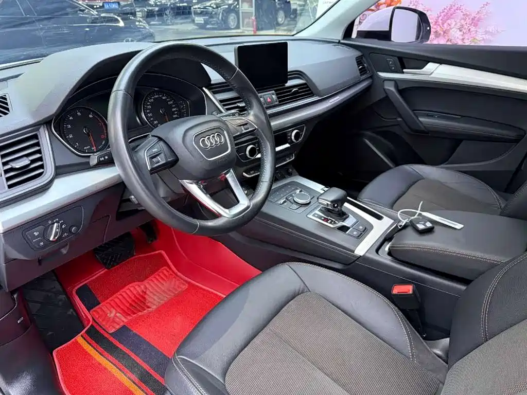 Audi Q5L 2020 Facelift 40 TFSI Honor Fashion фото 27