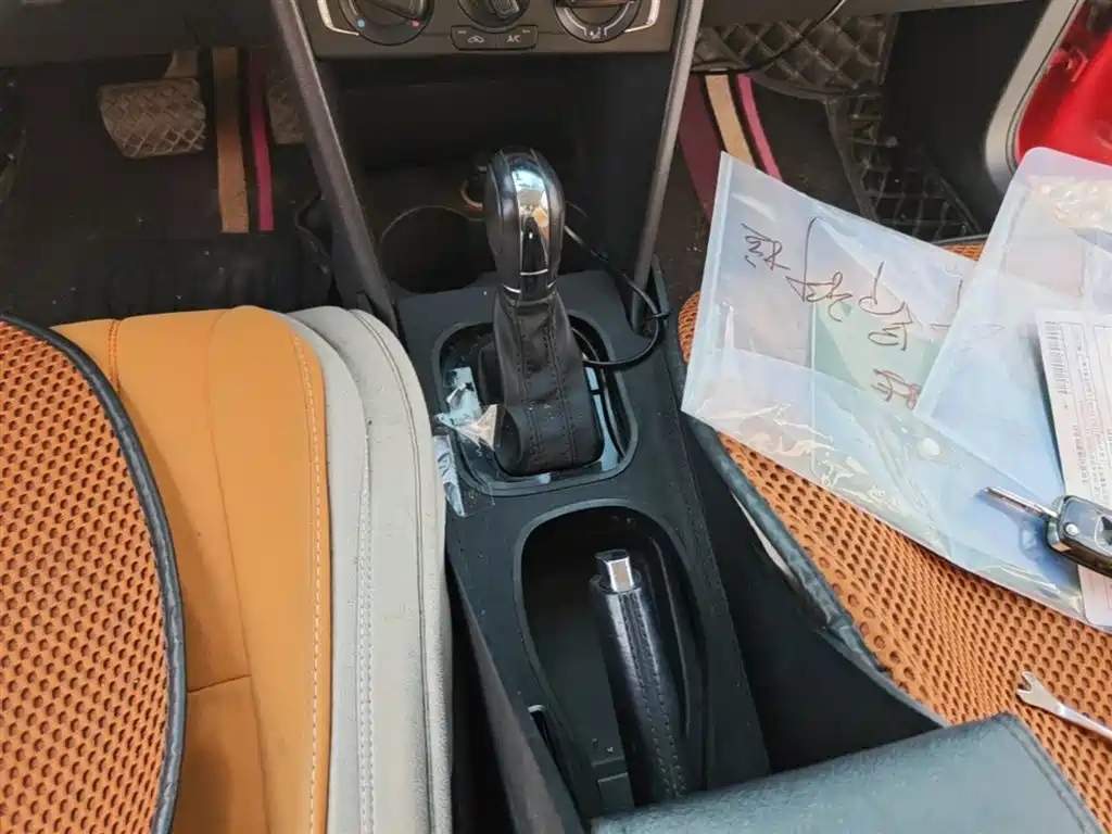 Volkswagen Polo 2016 1.6L Automatic Comfort фото 14