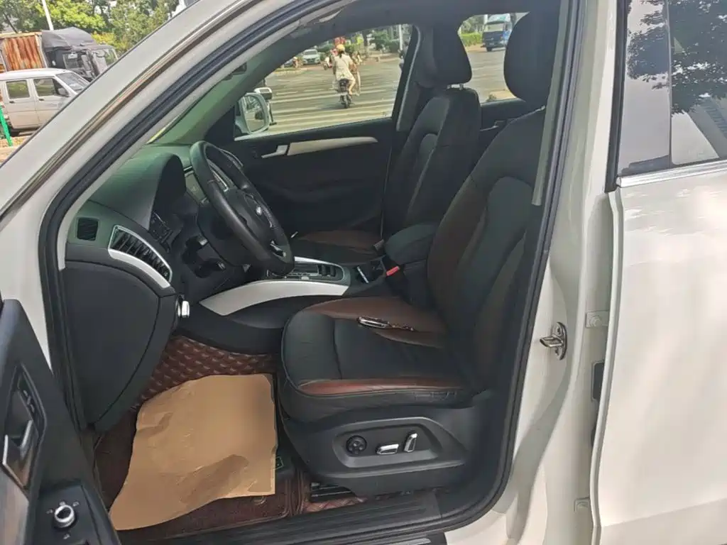 Audi Q5 2018 2017 Plus 40 TFSI Technology