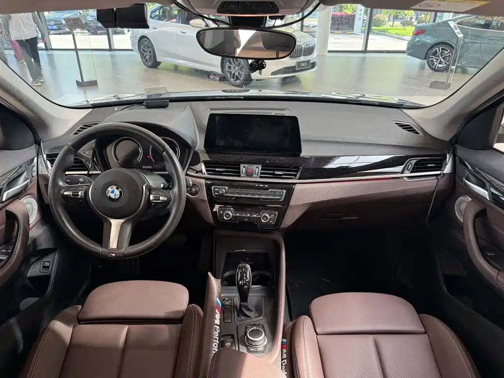 BMW X1 2021 sDrive25Li Leading фото 9