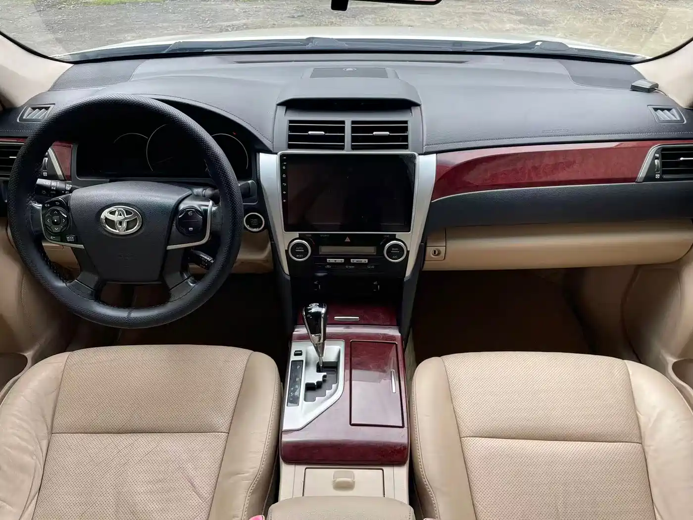 Toyota Camry 2012 2.5G Luxury Navigation Edition фото 8