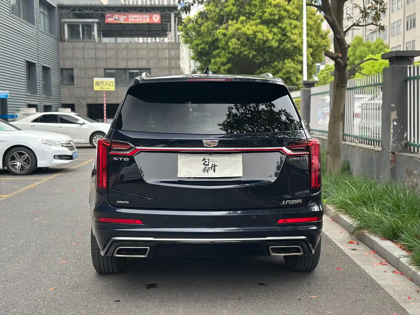 CADILLAC XT6
