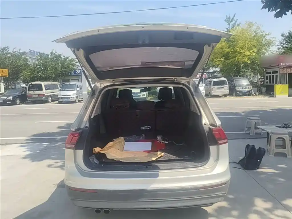 Volkswagen Tiguan L 2018 330TSI Automatic 2WD Trend Edition фото 19