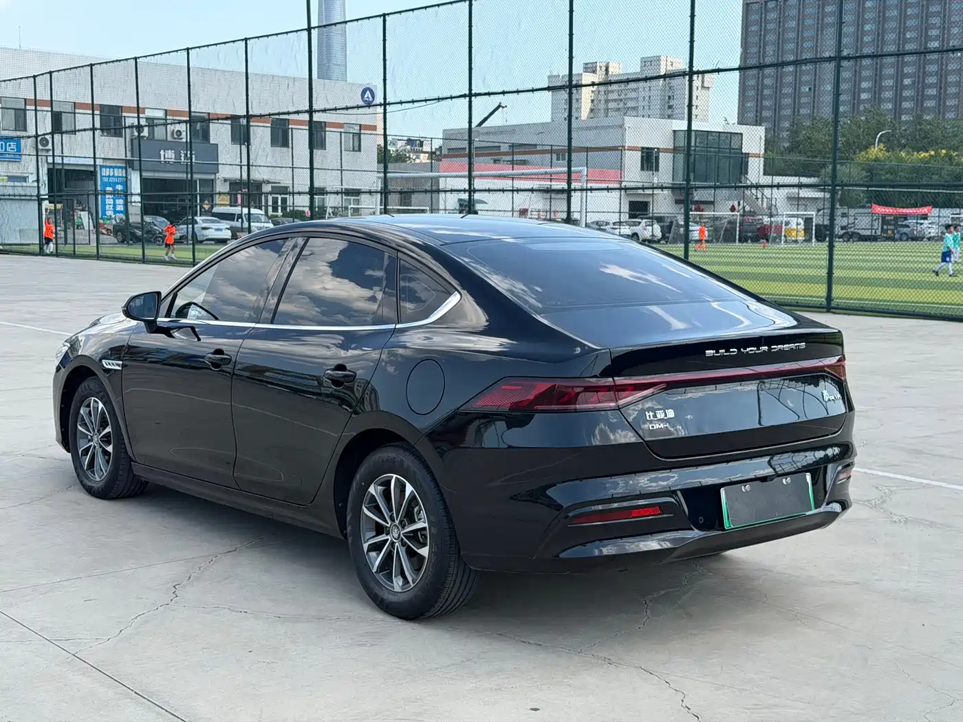 BYD Qin PLUS 2024 Glory Edition DM-i 55KM Leading фото 4