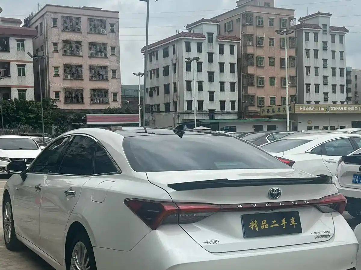 Toyota Avalon 2019 Hybrid 2.5L Limited Flagship Version China V фото 9
