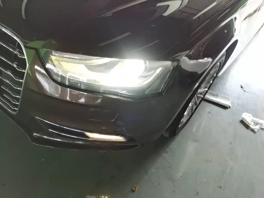 Фото 24 - Audi A4L