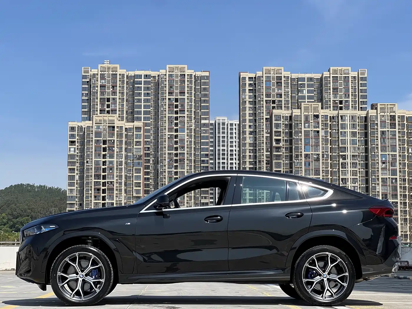 BMW X6 2023 xDrive40i Premium M Sport Package фото 11
