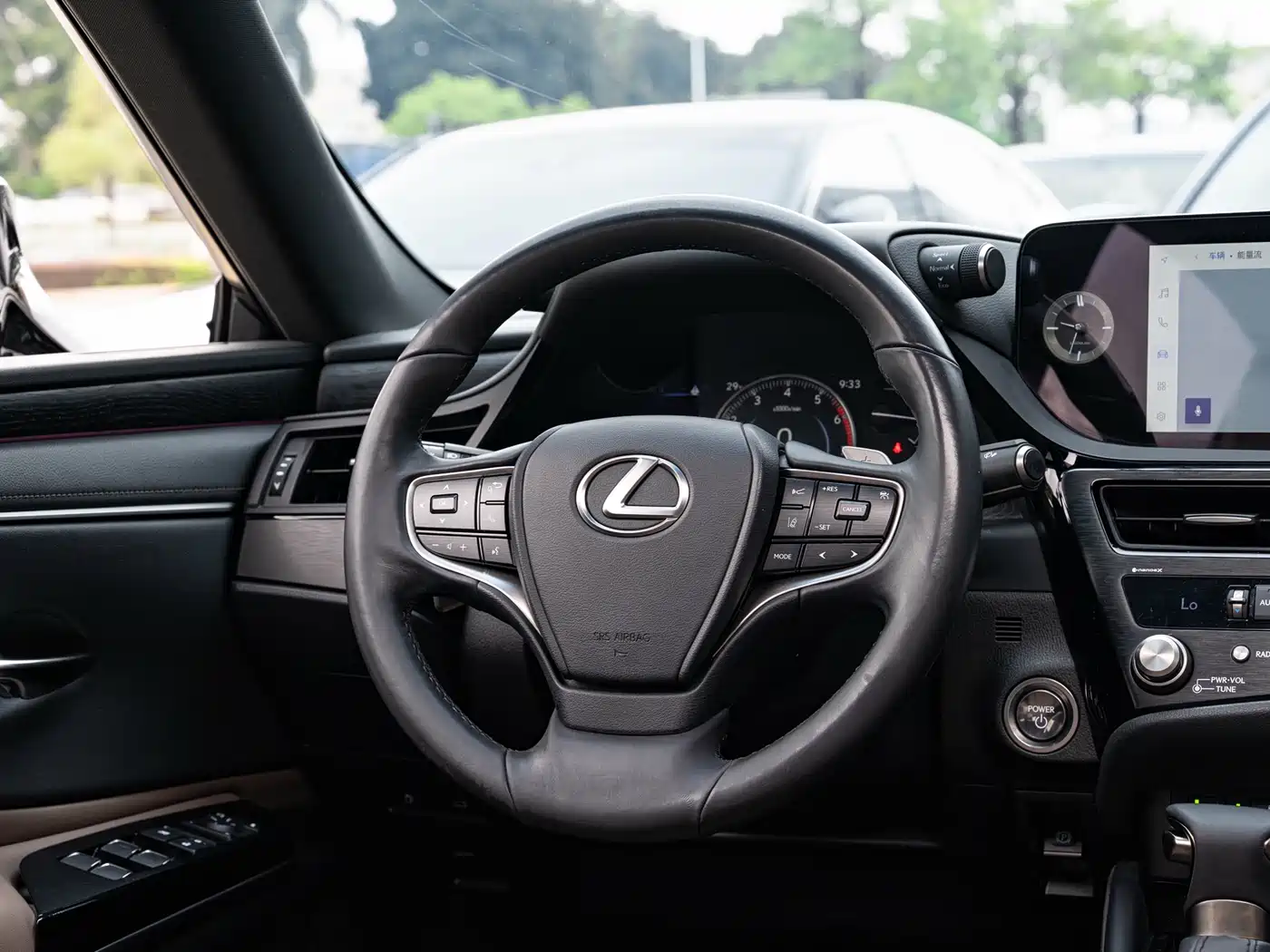 Lexus ES 2022 300h Ultimate Edition фото 14