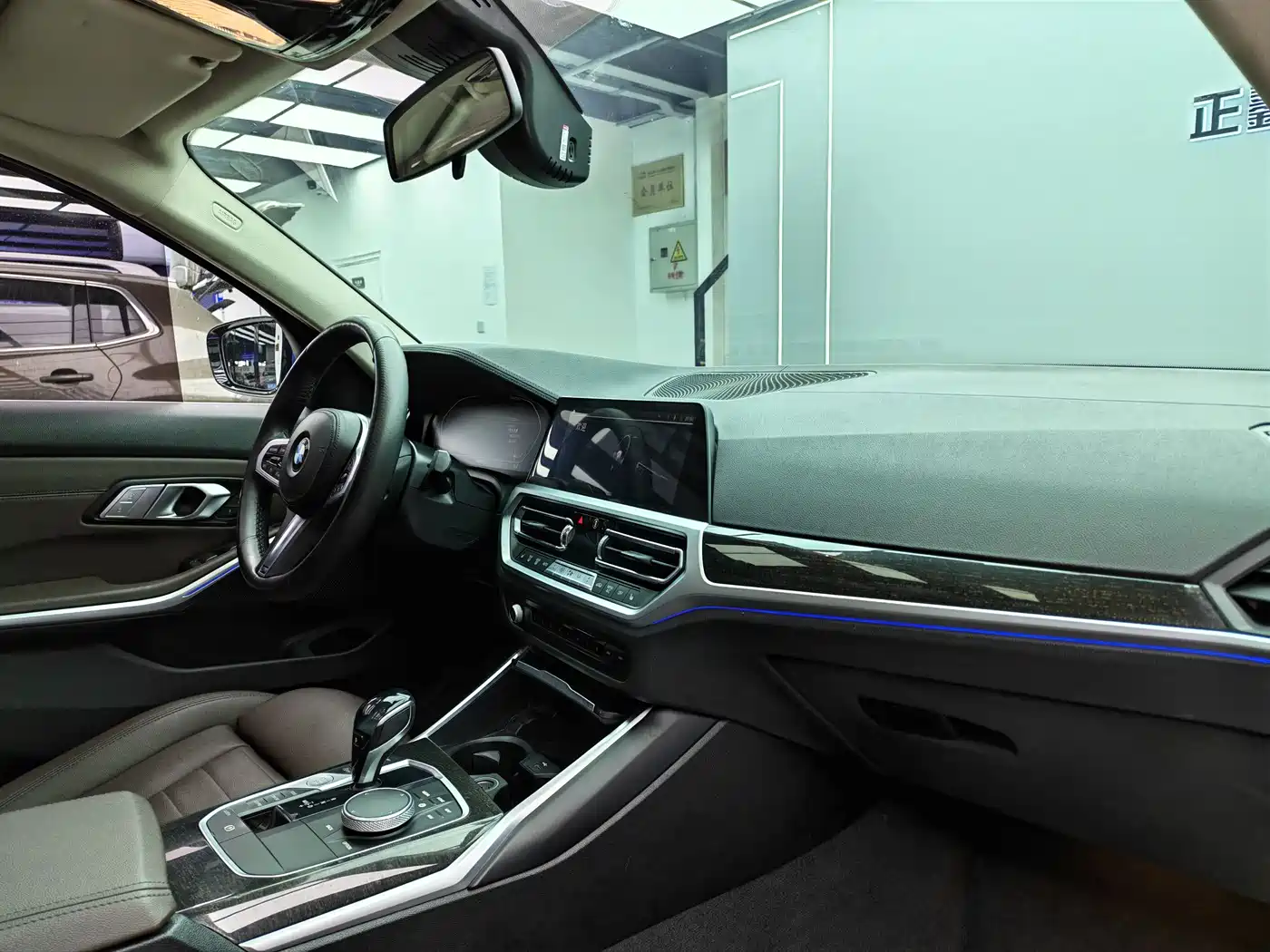 BMW 3 Series 2020 325Li xDrive M Sport Package фото 7