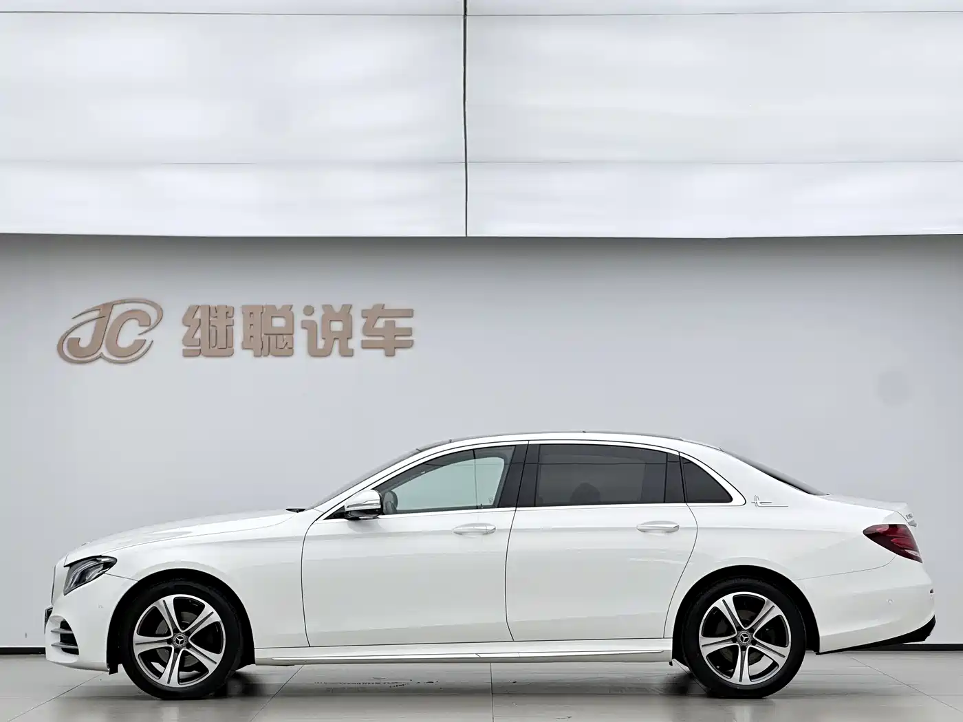 Mercedes-Benz E-Class 2016 E 200 L Sport Type фото 2