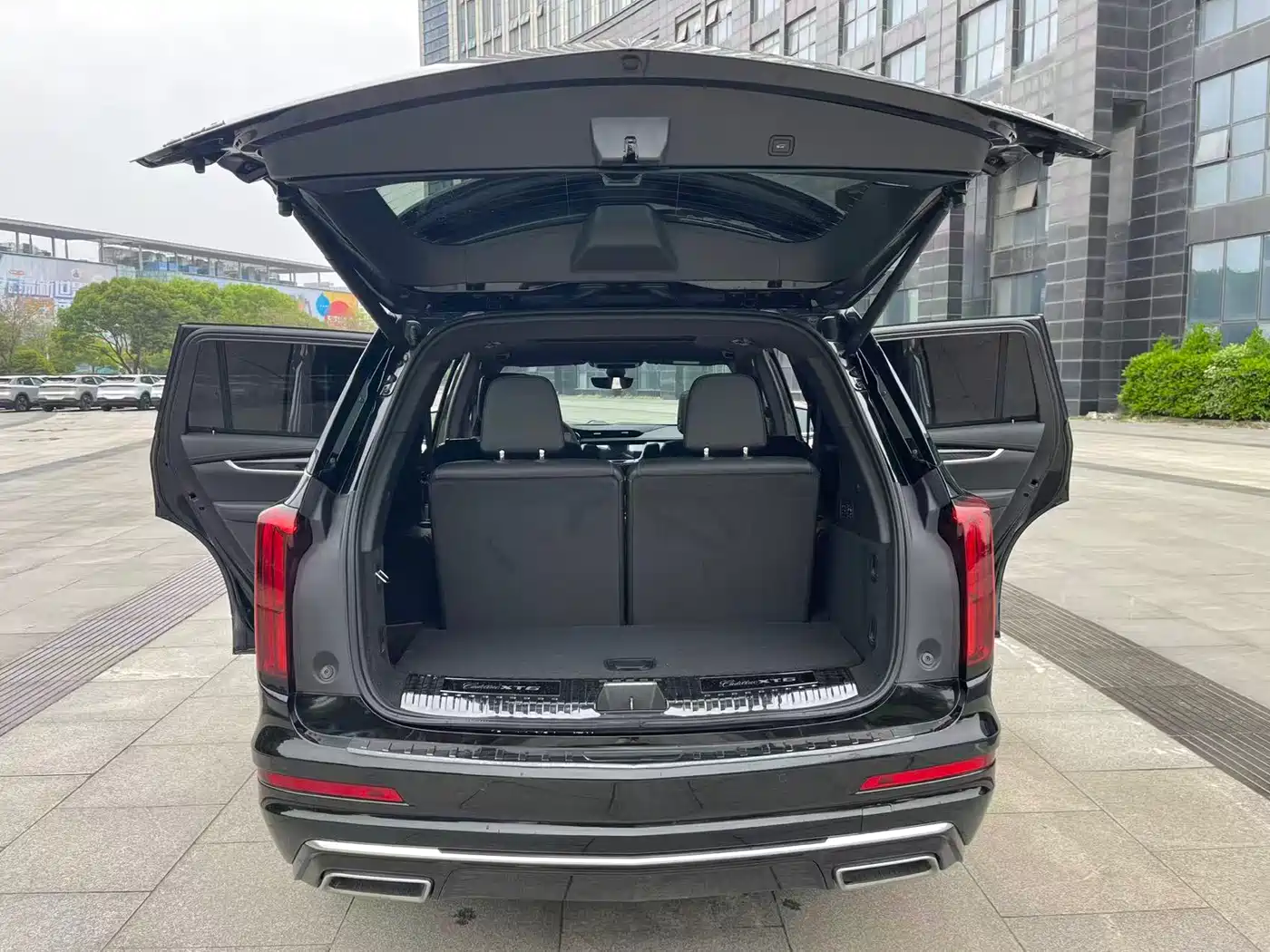 CADILLAC XT6