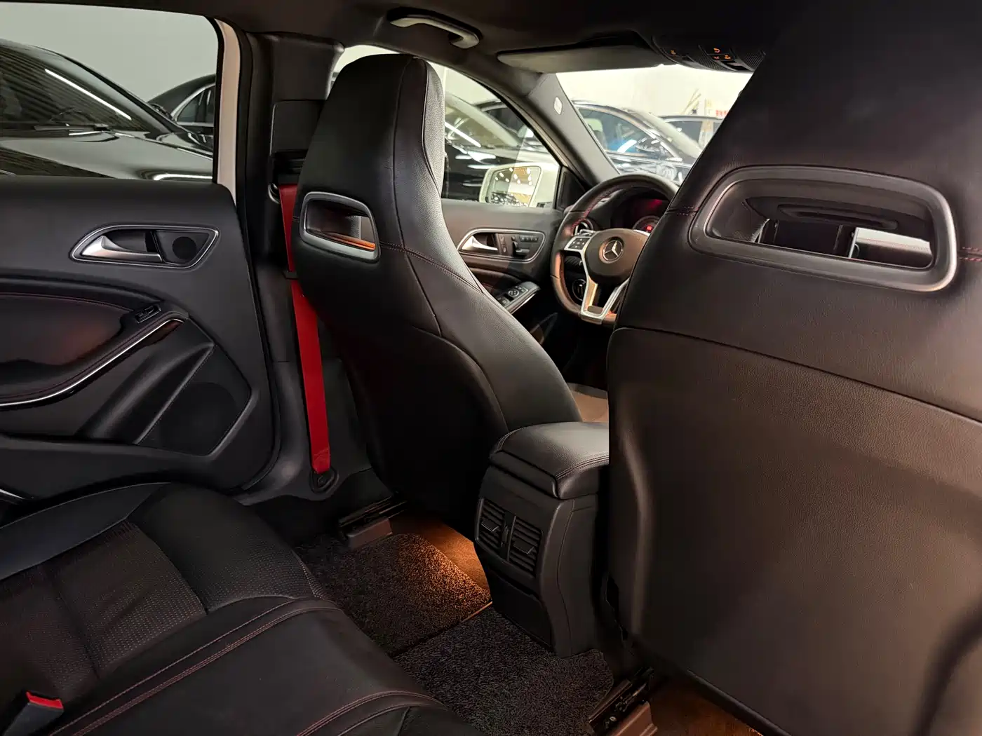 Mercedes-Benz A-Class (Import) 2016 A 260 Sport фото 13