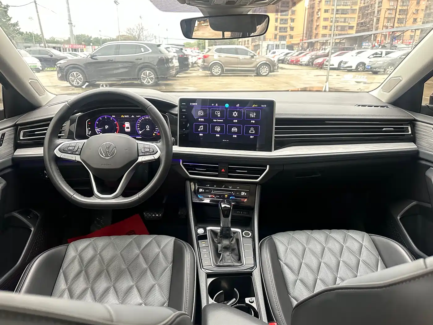 Volkswagen Sagitar 2022 280TSI DSG Surpassing Edition фото 7