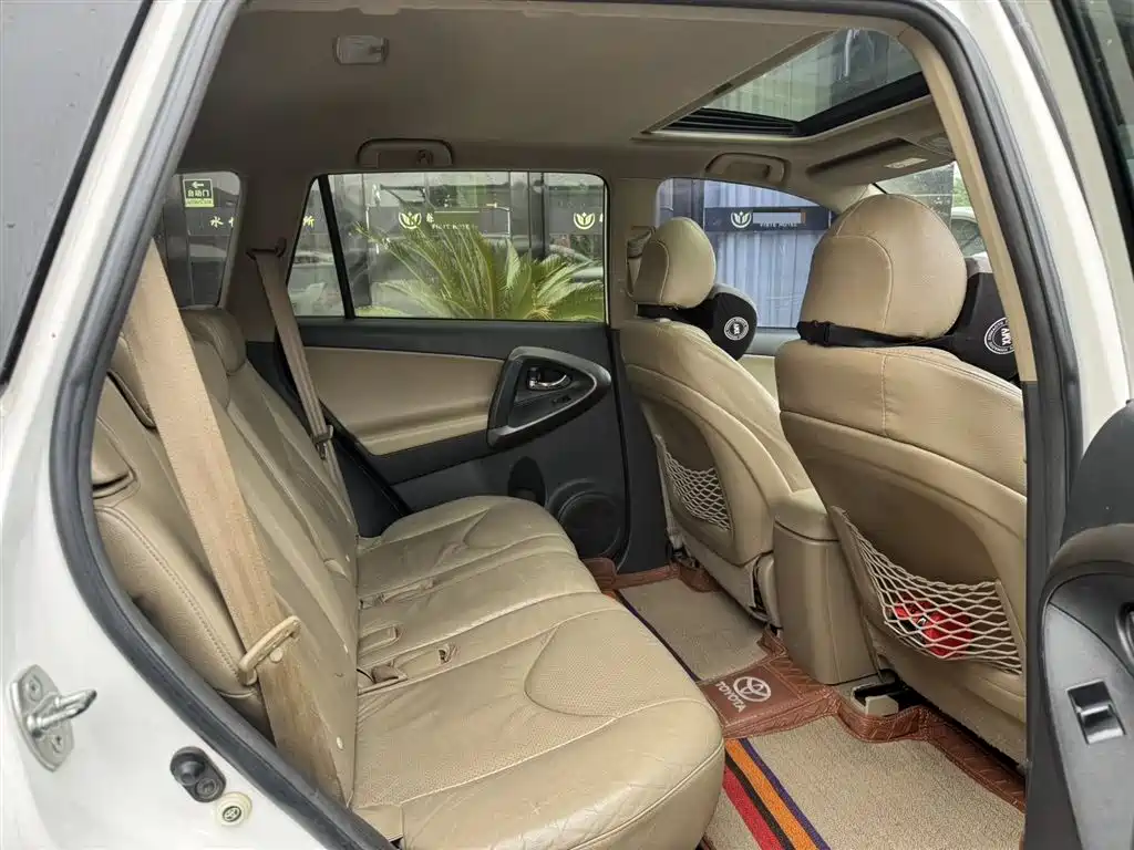 Toyota RAV4 Rongfang 2012 Styling Edition 2.4L Automatic 4WD Luxury фото 8
