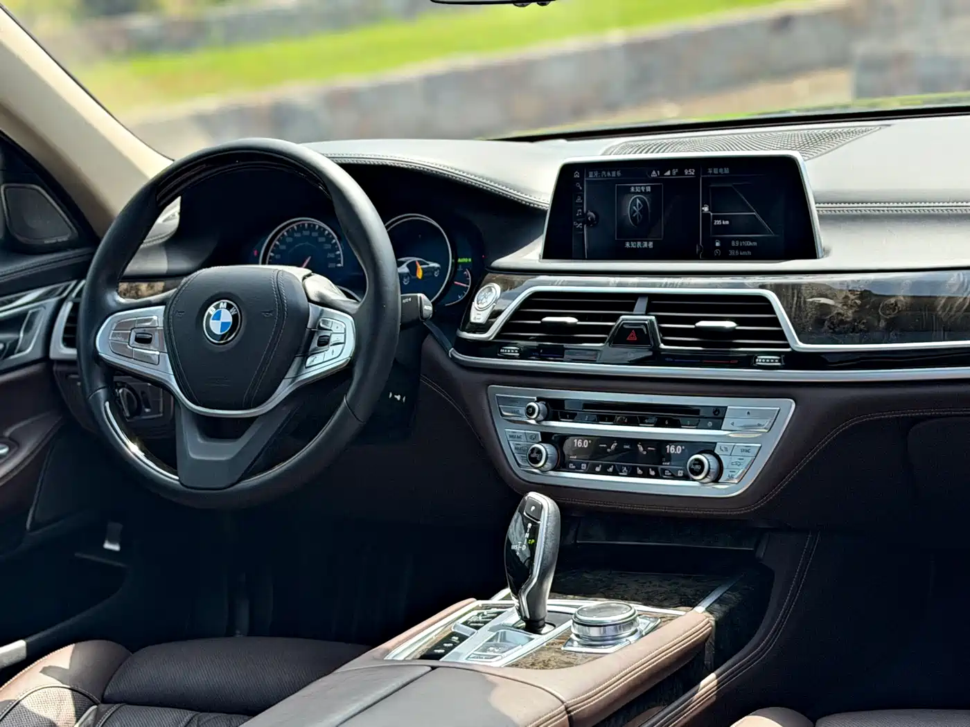 BMW 7 Series 2017 730Li Luxury Edition фото 11