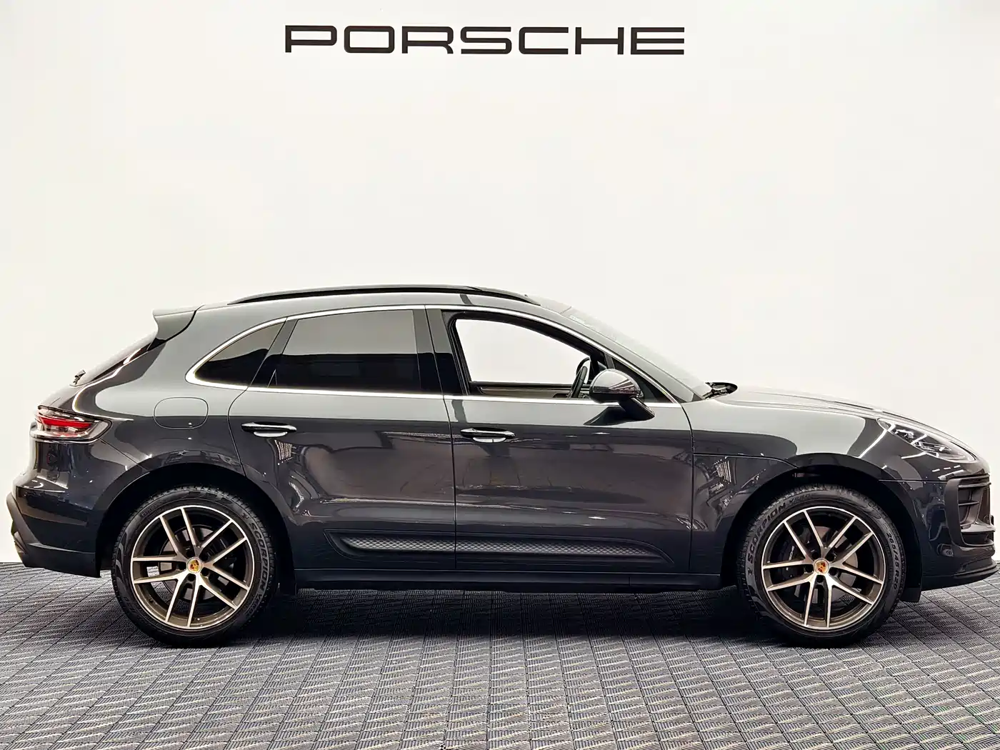 Photo 5 - Porsche Macan