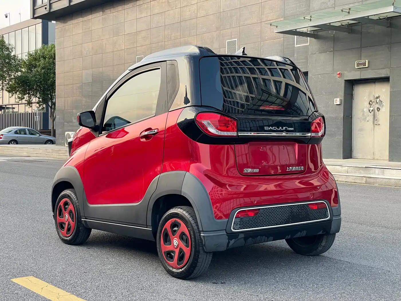 BAOJUN E100